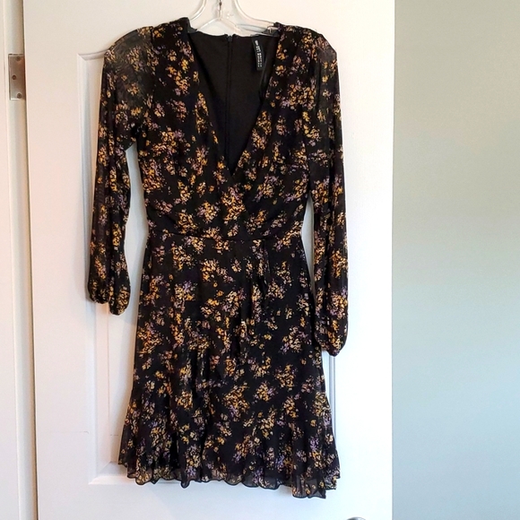 Yellow and black mesh dress - Picture 1 of 4